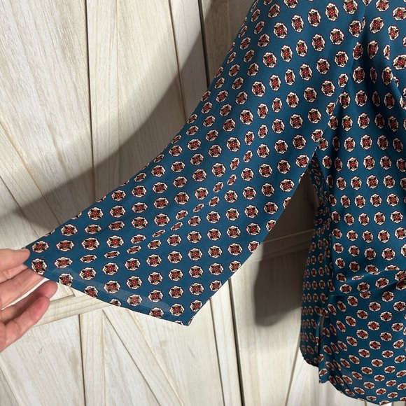 Chenault Teal Geometric Print Tie Front Draped Blouse sz M EUC Boho Eclectic - Picture 4 of 12